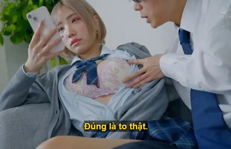 Cô bé học sinh tính tình lạnh tanh, chỉ cần đưa tiền là anh tha hồ muốn làm gì em cũng được.